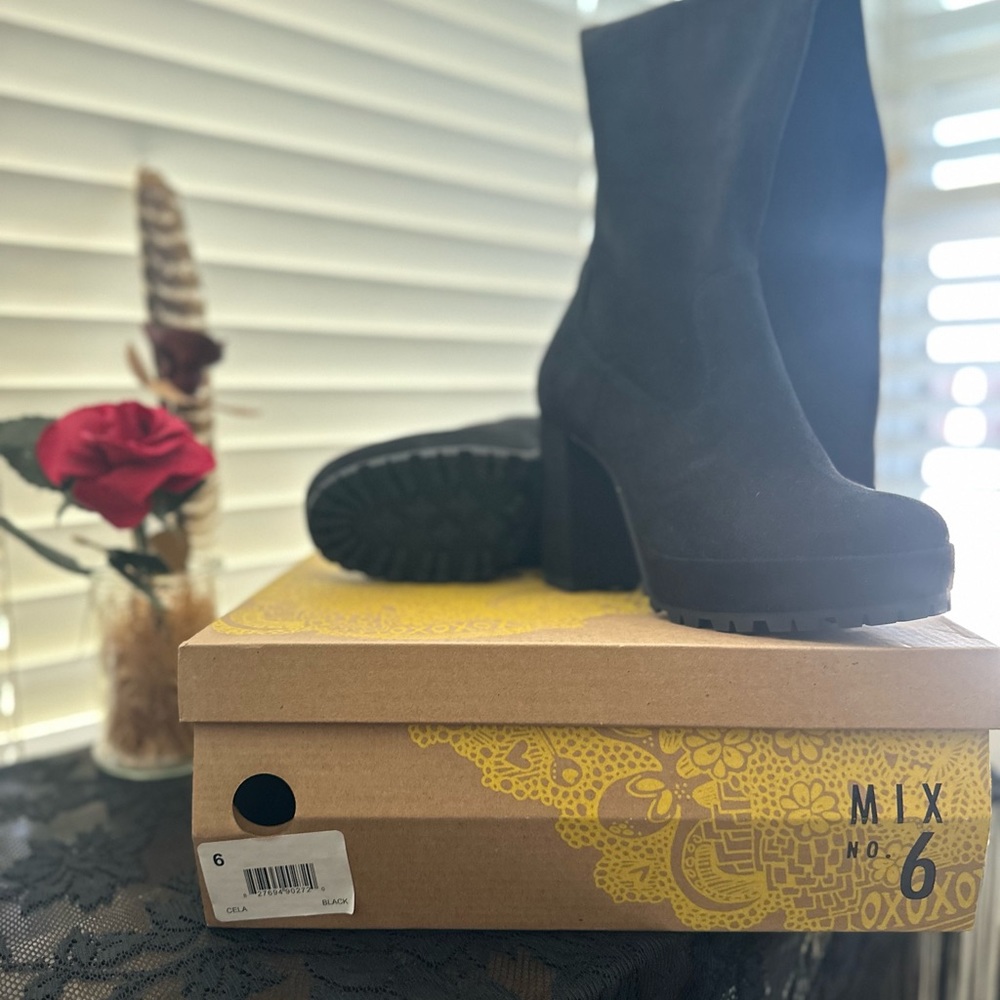 Mix No. 6 Cela Boot